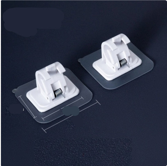 Two white suction cups on a black background with '8pcs' text above.
