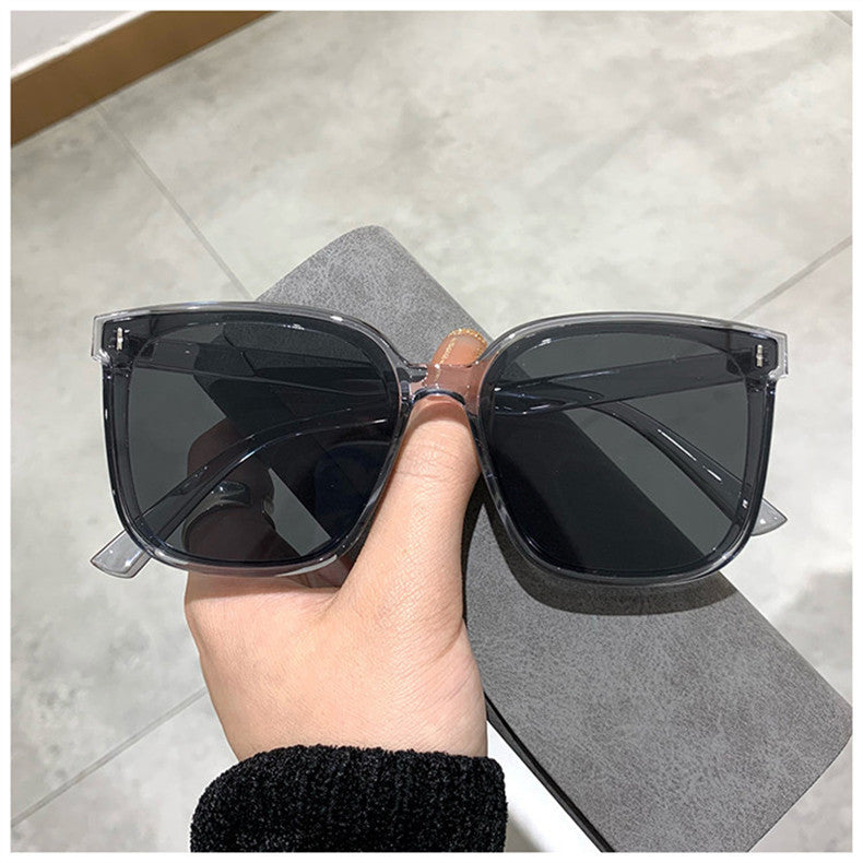 New Black Frame Sunglasses for Men and Women