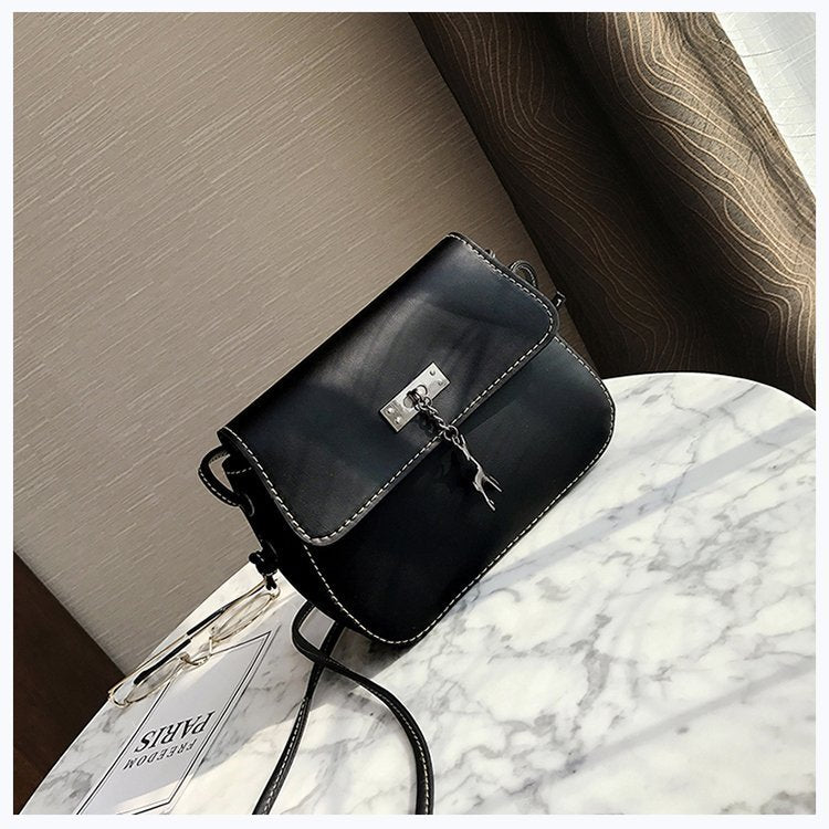 Retro style wild shoulder diagonal bag