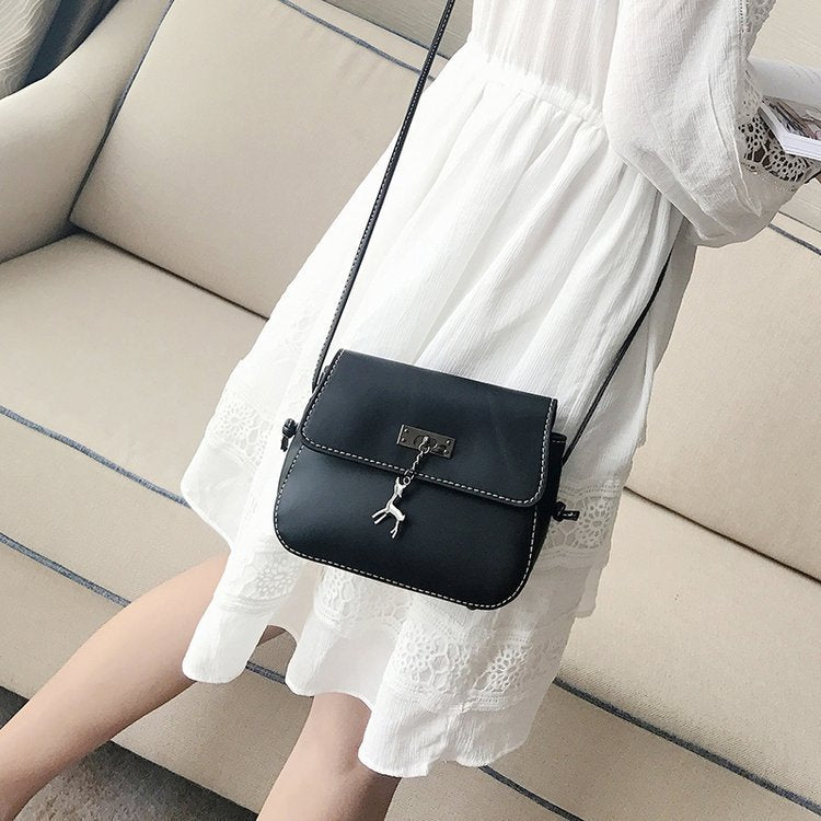 Retro style wild shoulder diagonal bag