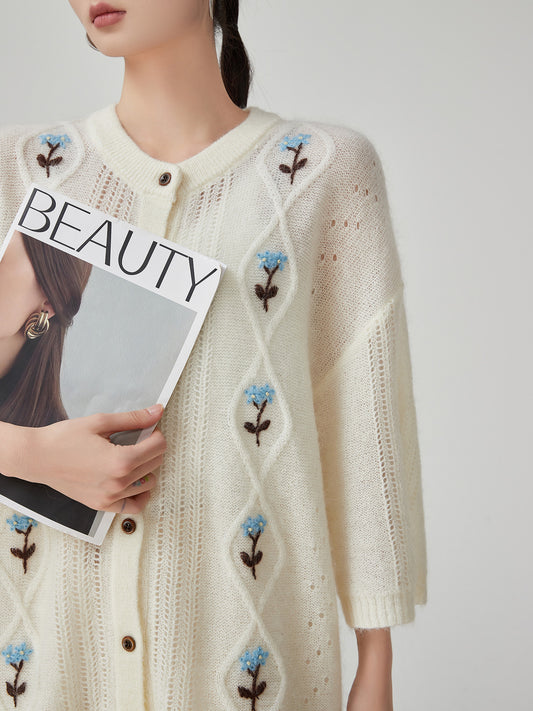 Women's White Floral Embroidered Short-sleeved Knitted Cardigan