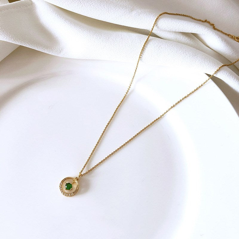 Female clavicle chain