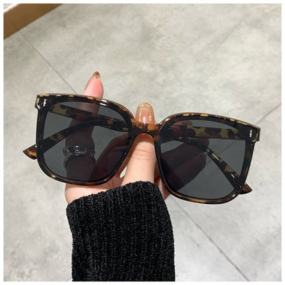 New Black Frame Sunglasses for Men and Women