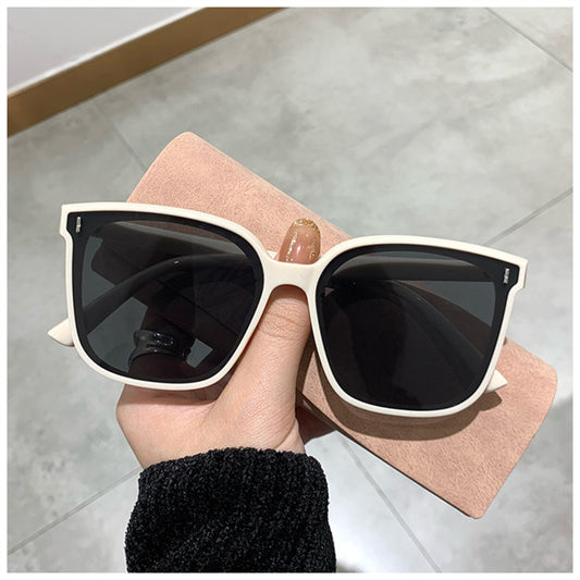 New Black Frame Sunglasses for Men and Women