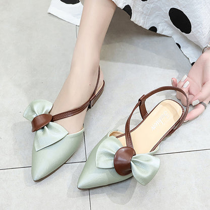 Girls Wear Flat Sandals Outside Their Hearts