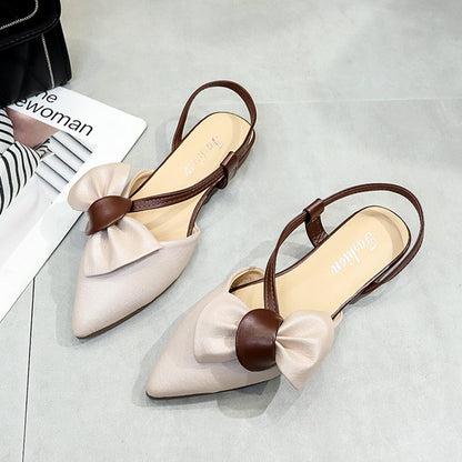 Girls Wear Flat Sandals Outside Their Hearts