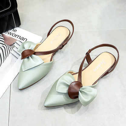 Girls Wear Flat Sandals Outside Their Hearts