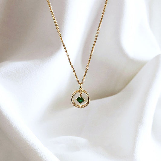 Female clavicle chain