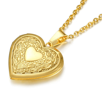 Female pendant necklace
