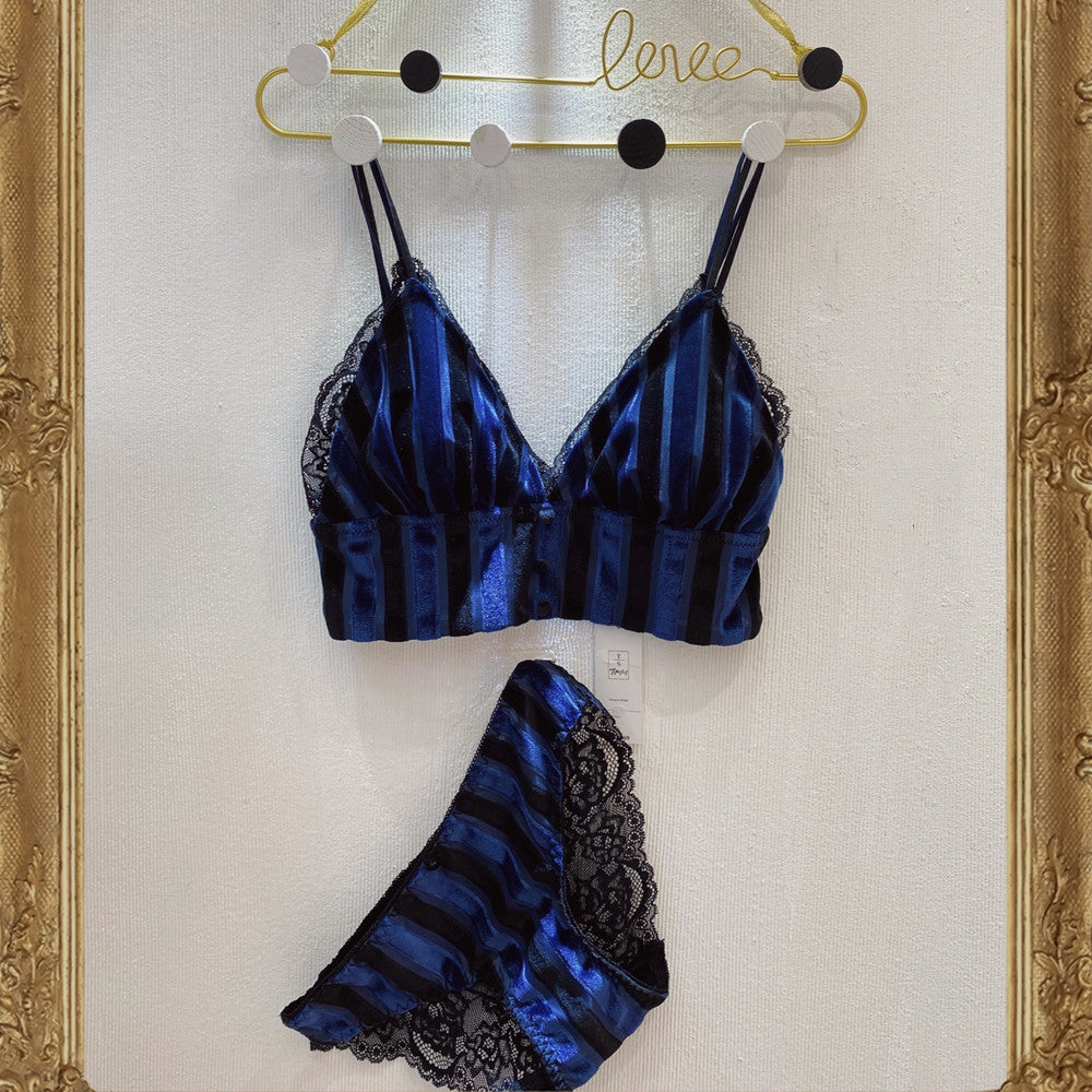 Velvet Triangle Lace Bra Set – Elegant and Comfortable Lingerie