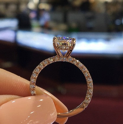Fashion Women Jewelry Ring - Elegant Crystal Rhinestones Ring