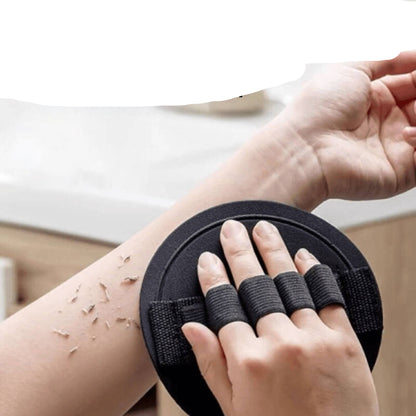 The Handheld Exfoliating Bath Scrubber is perfect for those looking to enhance their bathing routine. Its ergonomic design allows for easy handling, making it a great tool for effective exfoliation and deep cleaning.