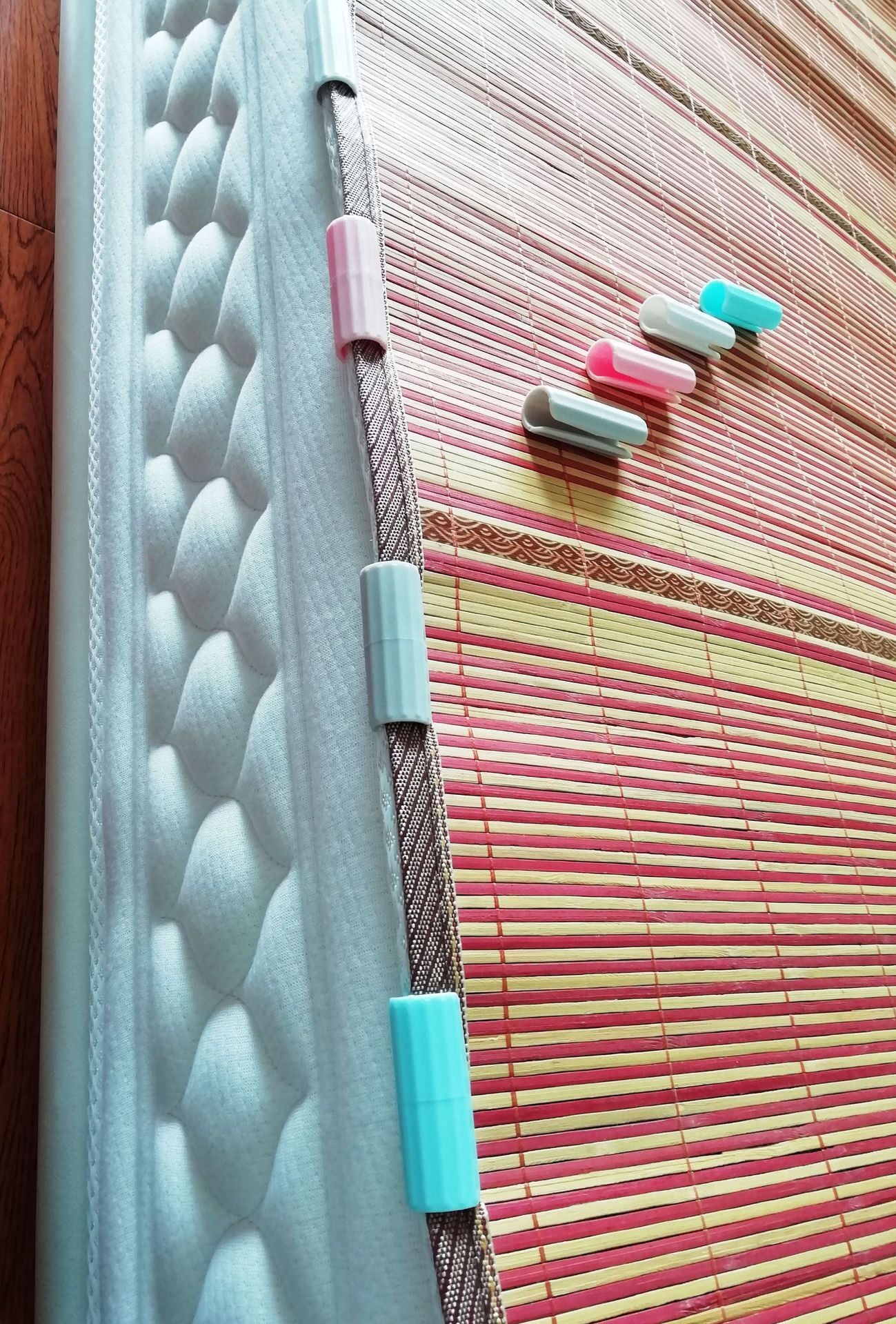 Bed Sheet Attaching Clamps Holder Anti-slip Traceless Buckle