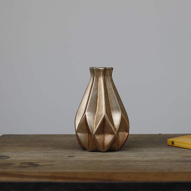 Nordic Light Luxury Ceramic Vase – Retro Gold